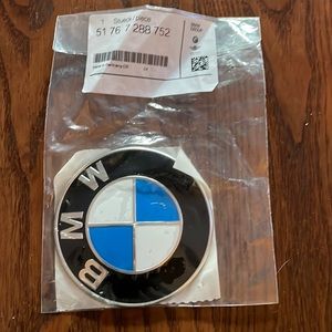 BMW HOOD EMBLEM